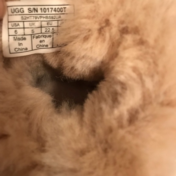 ‼️SOLD‼️Bailey Button II Ugg Boots- 1017400T - Picture 6 of 7